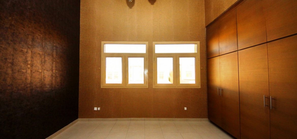 Купить виллу в Al Raha Golf Gardens, Abu Dhabi, ОАЭ 5 спален, 650м2 № 563 - фото 2