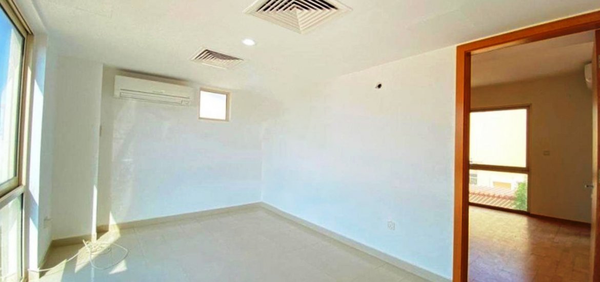 Купить квартиру в Al Raha Gardens, Abu Dhabi, ОАЭ 4 спальни, 300м2 № 519 - фото 2