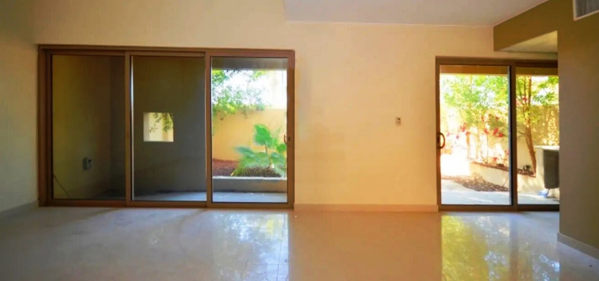 Villa for sale in Al Raha Gardens, Abu Dhabi, UAE 3 bedrooms, 200 sq.m. No. 458 - photo 2