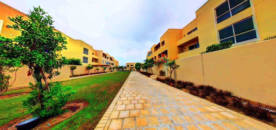 Townhouse for sale in Al Raha Gardens, Abu Dhabi, UAE 4 bedrooms, 218 sq.m. No. 451 - photo 7