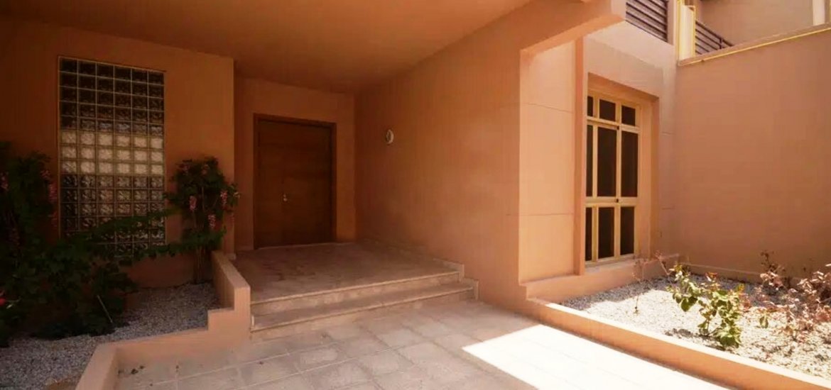 Townhouse for sale in Al Raha Golf Gardens, Abu Dhabi, UAE 4 bedrooms, 342 sq.m. No. 554 - photo 8
