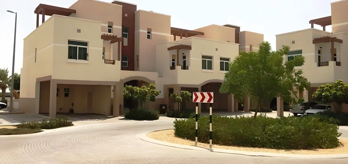 Townhouse for sale in Al Ghadeer, Abu Dhabi, UAE 2 bedrooms, 110 sq.m. No. 647 - photo 9