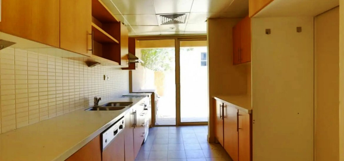 Townhouse for sale in Al Raha Gardens, Abu Dhabi, UAE 3 bedrooms, 255 sq.m. No. 496 - photo 2