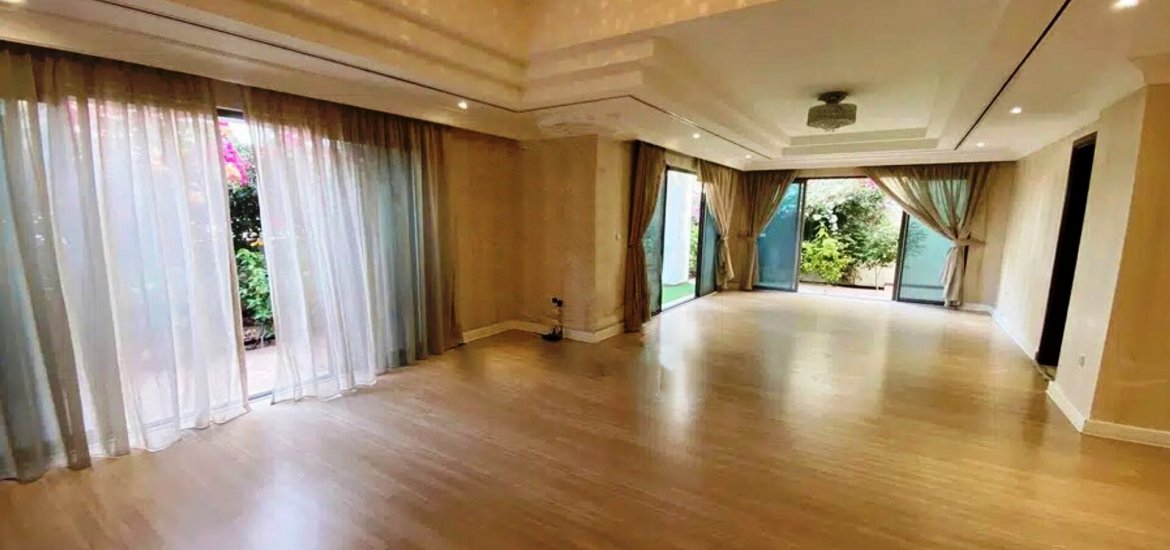Villa for sale in Al Bateen, Abu Dhabi, UAE 4 bedrooms, 412 sq.m. No. 589 - photo 1
