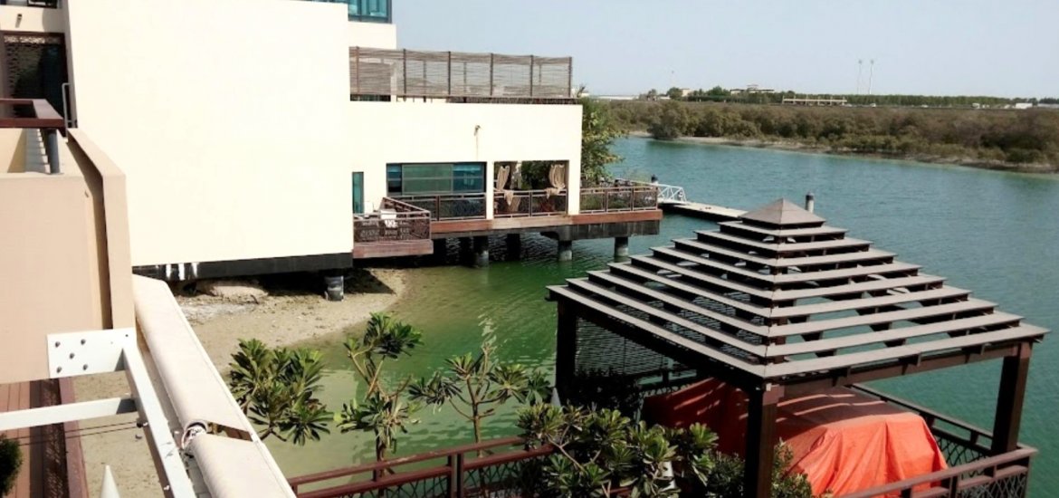 Villa for sale in Al Gurm, Abu Dhabi, UAE 5 bedrooms, 2216 sq.m. No. 280 - photo 7