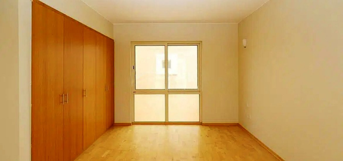 Townhouse for sale in Al Raha Gardens, Abu Dhabi, UAE 4 bedrooms, 304 sq.m. No. 447 - photo 2