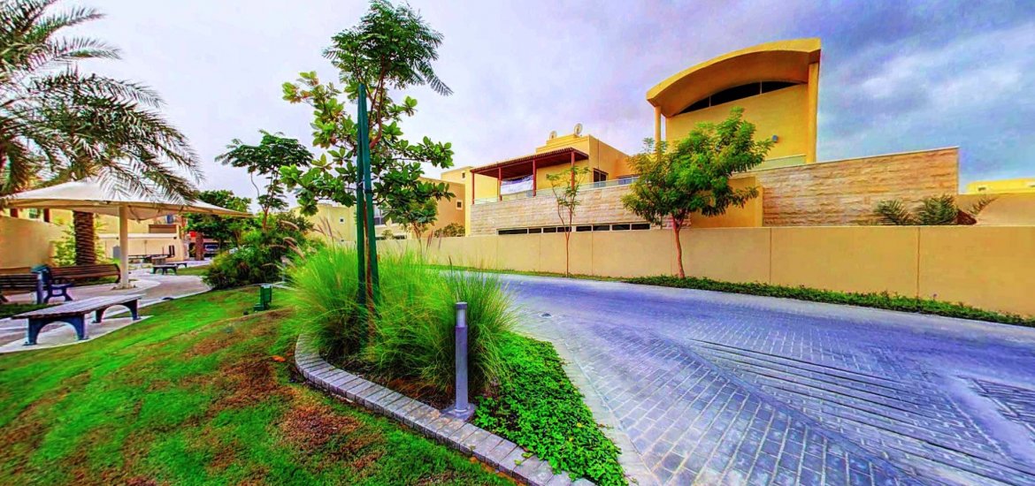 Villa for sale in Al Raha Gardens, Abu Dhabi, UAE 5 bedrooms, 480 sq.m. No. 445 - photo 2