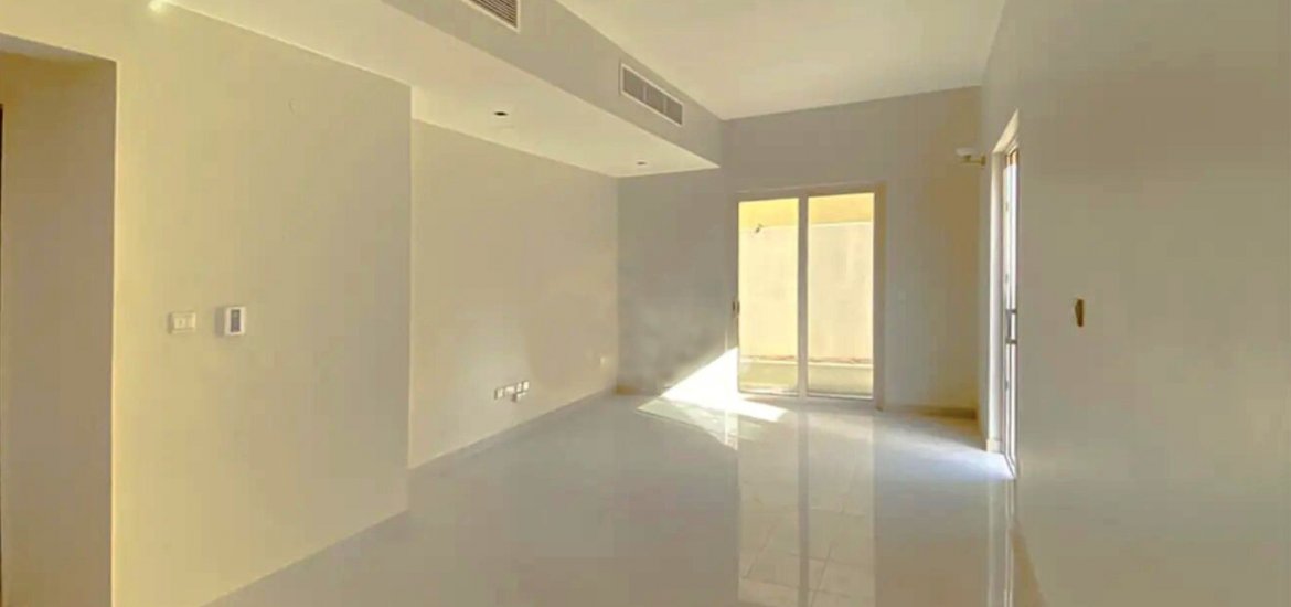 Villa for sale in Al Raha Gardens, Abu Dhabi, UAE 5 bedrooms, 585 sq.m. No. 465 - photo 1