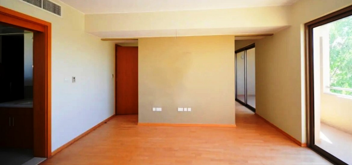 Villa for sale in Al Raha Gardens, Abu Dhabi, UAE 5 bedrooms, 585 sq.m. No. 465 - photo 2