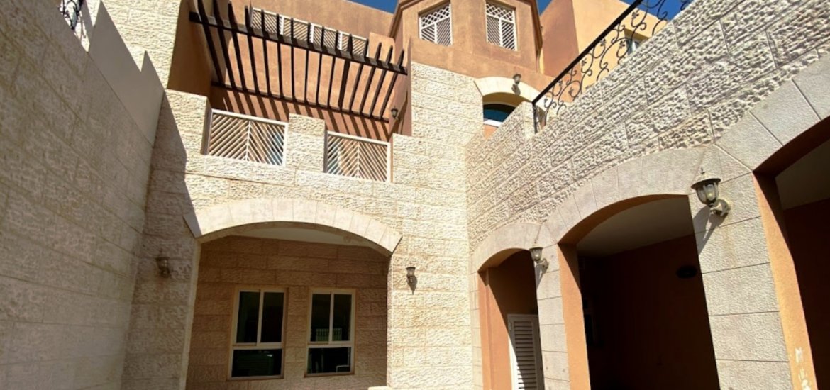 Villa for sale in Al Mushrif, Abu Dhabi, UAE 5 bedrooms, 266 sq.m. No. 291 - photo 6