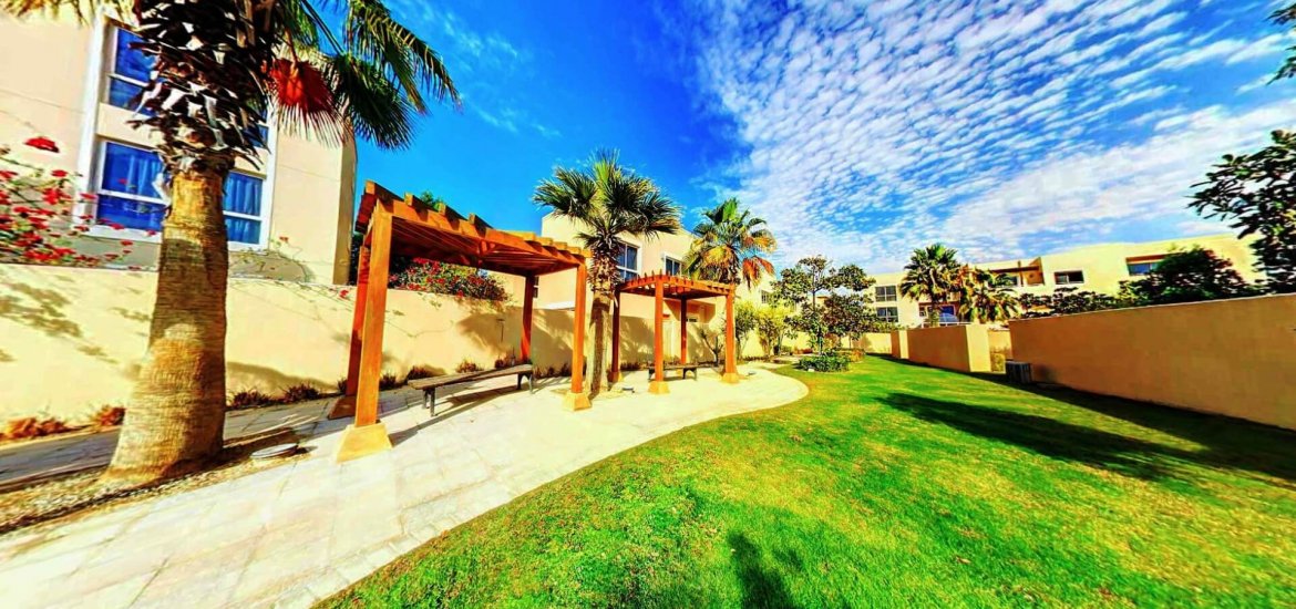Villa for sale in Al Raha Gardens, Abu Dhabi, UAE 4 bedrooms, 289 sq.m. No. 482 - photo 8