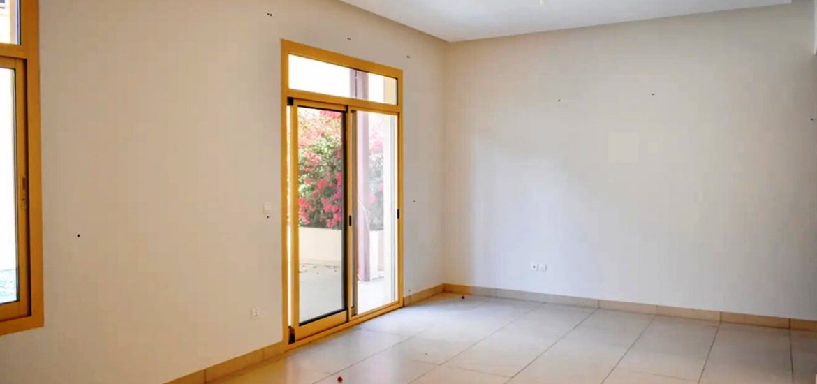 Townhouse for sale in Al Raha Gardens, Abu Dhabi, UAE 3 bedrooms, 200 sq.m. No. 466 - photo 3